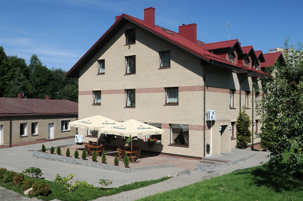 Oтели Вильнюса - Amicus hotel терраса и внешний вид здания